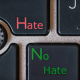 Notebook-Tastatur mit Tasten "Hate" und No Hate"; Bild: Grimme-Institut