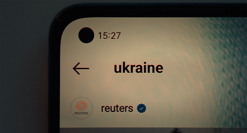 Blauer Haken bei Instagram für eine seriöse Nachrichtenagentur; Bild: Grimme-Institut / Michael Schnell