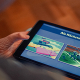 Junge spielt am Tablet; Bild: Grimme-Institut / Michael Schnell